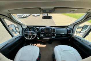 Pilote P746GJ Bron