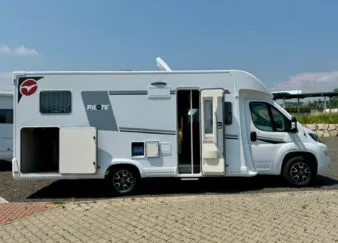 Pilote P746GJ Bron